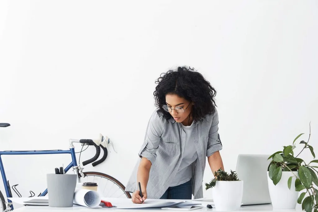 我们的服务 - 亿万282